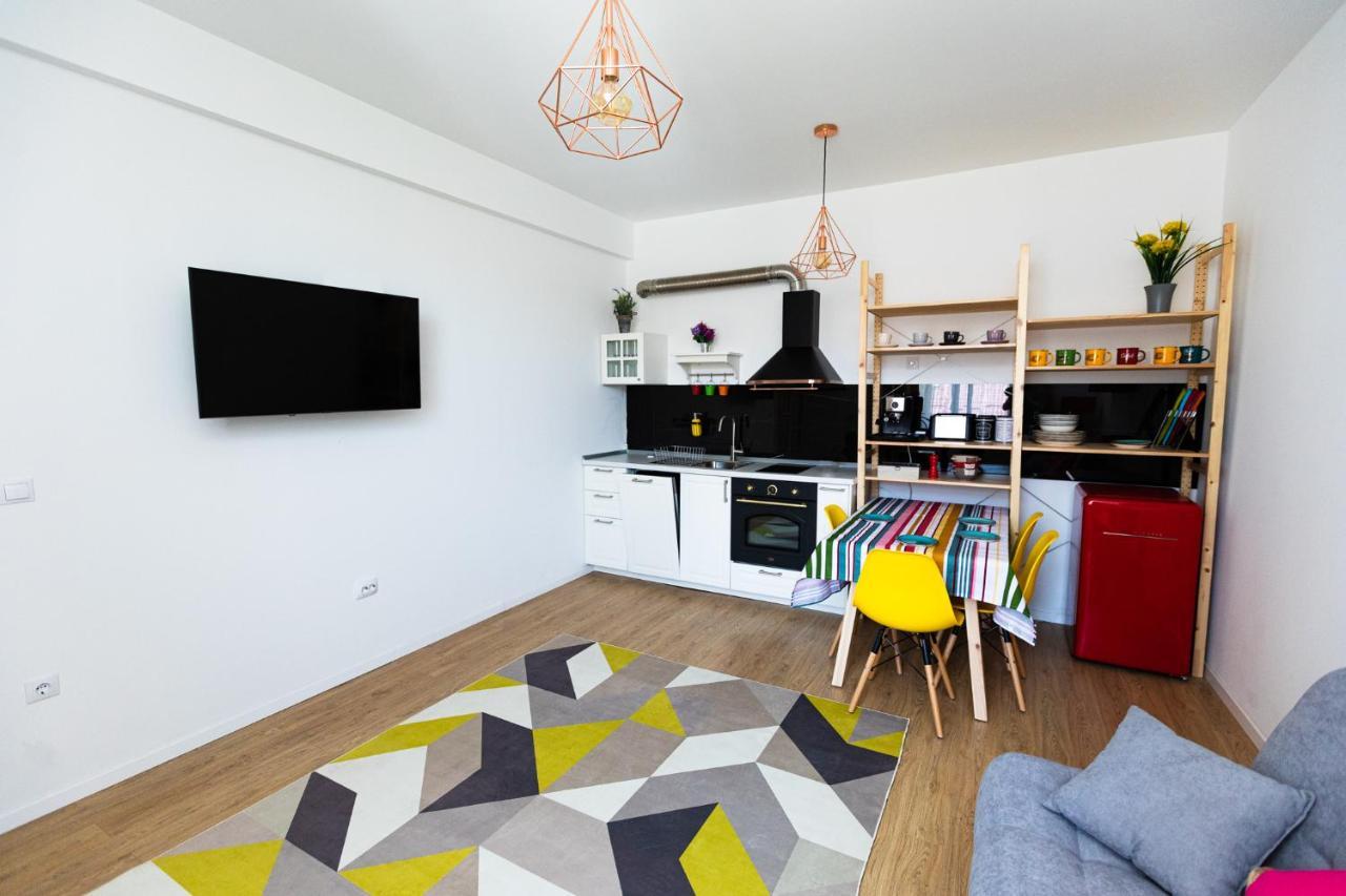 Colorful & Cozy Condo Cluj-Napoca Exterior photo